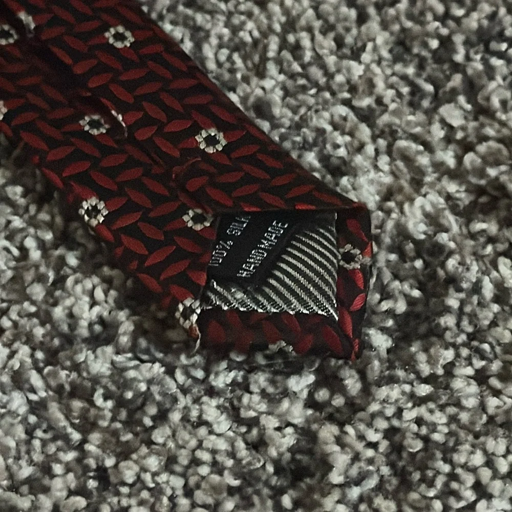 Tie Rack London Red/White Flower Pattern Men’s Neck Tie 100% Silk